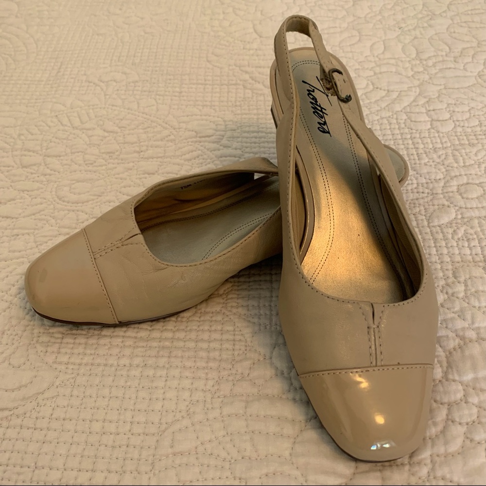 TROTTERS Dea sling back shoes